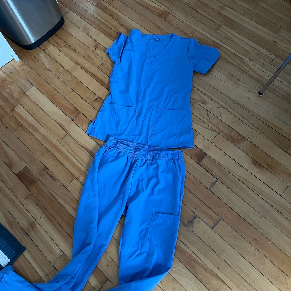 Women’s scrub